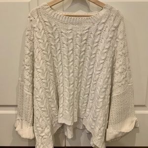 WHITE OVERSIZED SWEATER